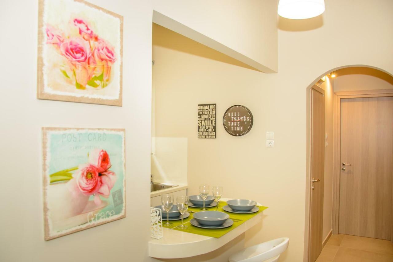 Neighborly Nest - Apartment In The Heart Of Athènes Extérieur photo